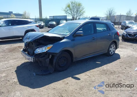 2010 Toyota Matrix S z USA, uszkodzony, nr VIN 2T1LE4EE7AC013751